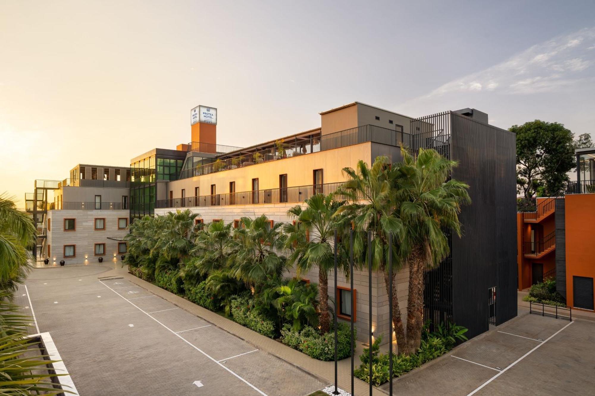 Protea Hotel By Marriott Luanda Exterior photo