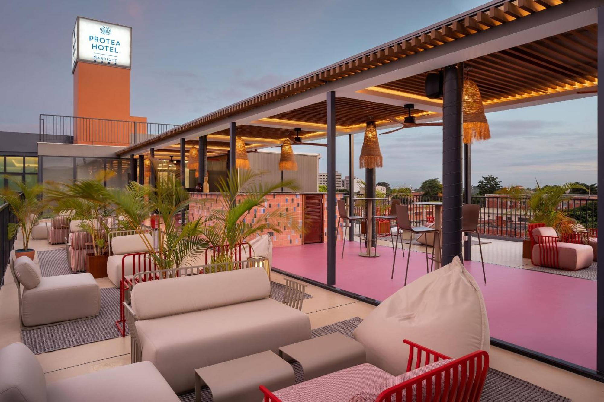 Protea Hotel By Marriott Luanda Exterior photo