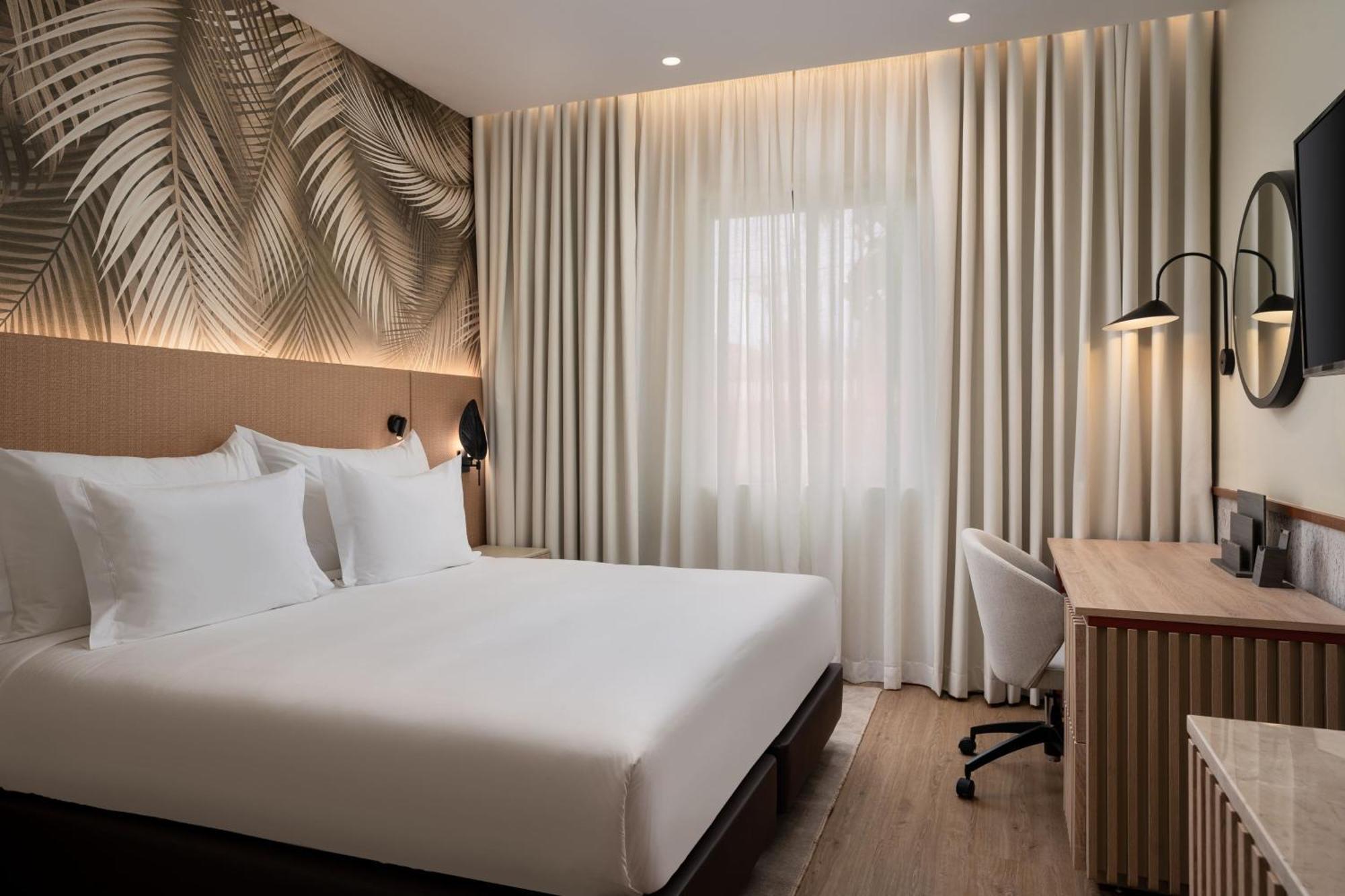 Protea Hotel By Marriott Luanda Exterior photo