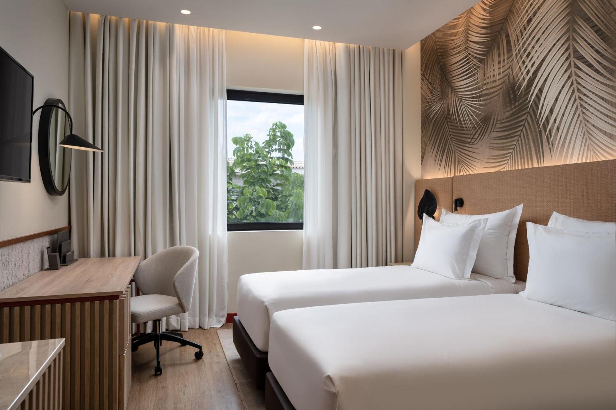 Protea Hotel By Marriott Luanda Exterior photo