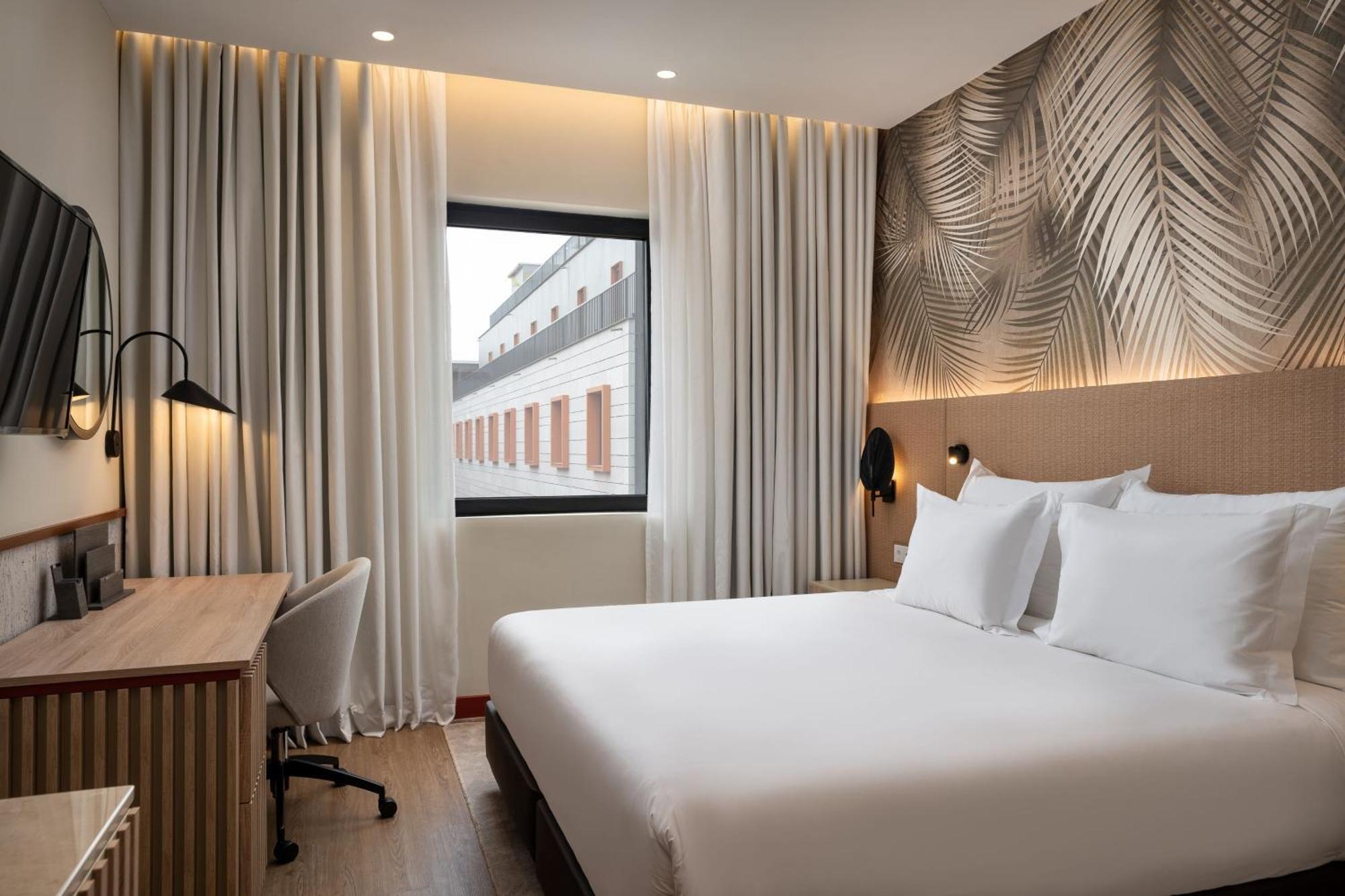 Protea Hotel By Marriott Luanda Exterior photo